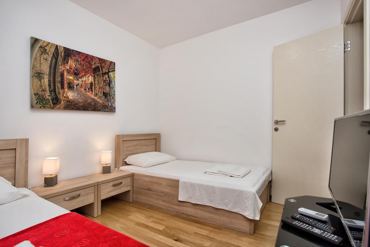 Lux Apartment Goodness Kotor Bagian luar foto